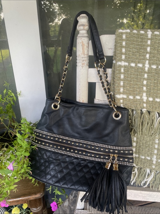 None Handbags - Black Quilted Shoulder Bag with Tassel and Chain Strap